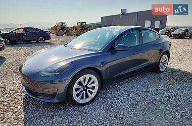 Седан Tesla Model 3 2023 в Львове