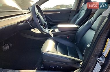 Седан Tesla Model 3 2023 в Львове