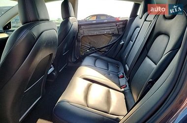 Седан Tesla Model 3 2023 в Львове