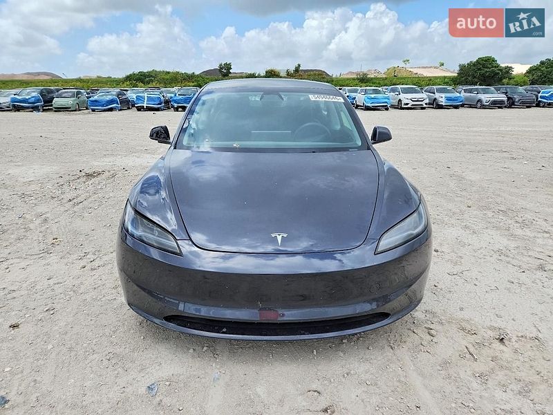 Седан Tesla Model 3 2025 в Києві