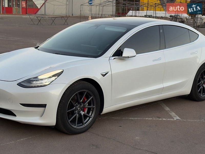 Седан Tesla Model 3 2020 в Житомирі фото Седан Tesla Model 3 2020 в Житомирі