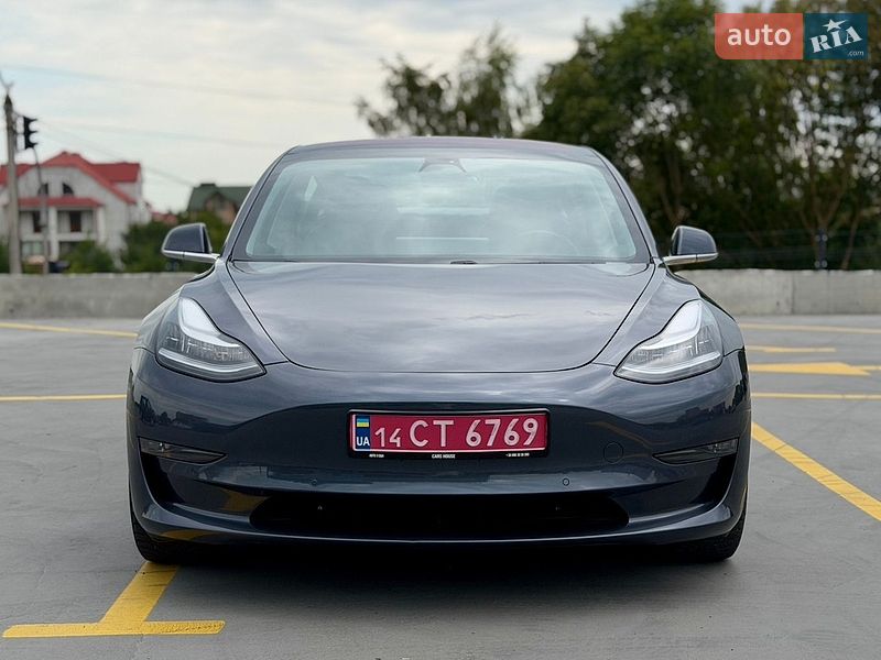 Седан Tesla Model 3 2018 в Тернополе