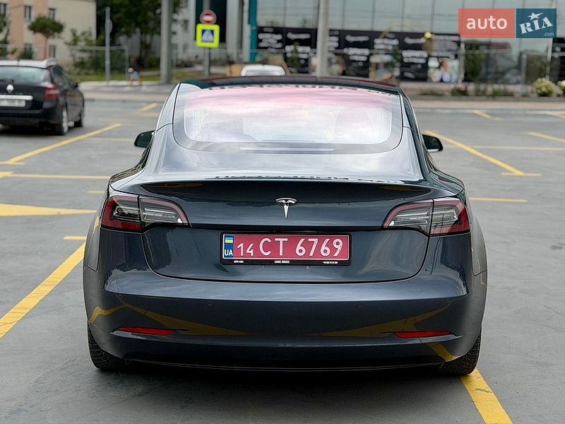 Седан Tesla Model 3 2018 в Тернополе