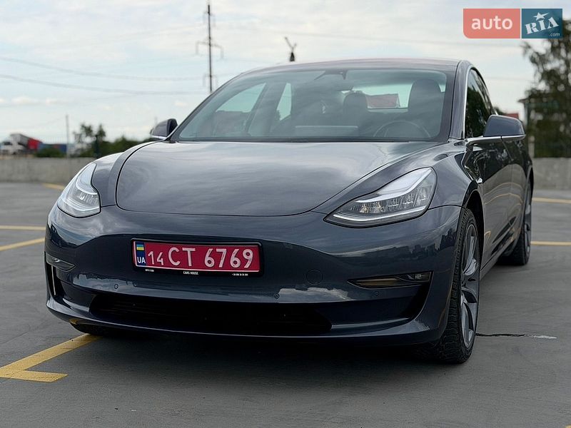 Седан Tesla Model 3 2018 в Тернополе