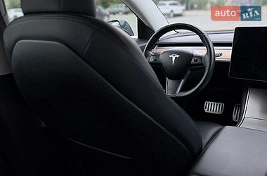 Седан Tesla Model 3 2018 в Тернополе