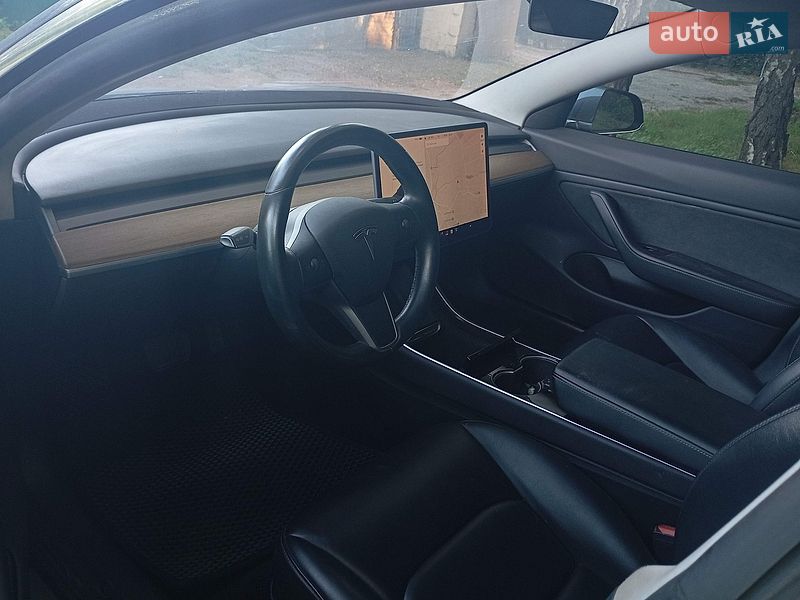 Седан Tesla Model 3 2019 в Запоріжжі