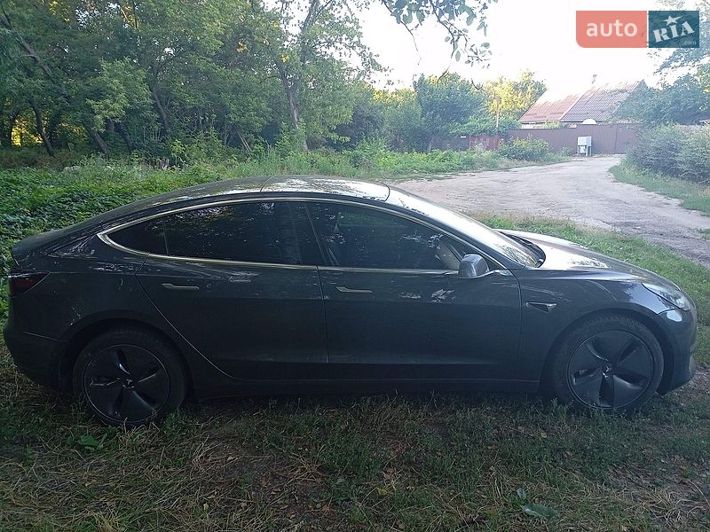Седан Tesla Model 3 2019 в Запоріжжі