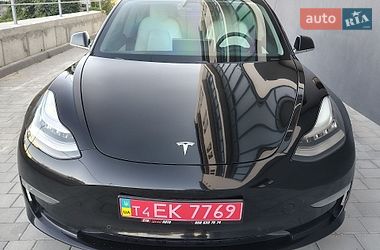 Седан Tesla Model 3 2019 в Івано-Франківську