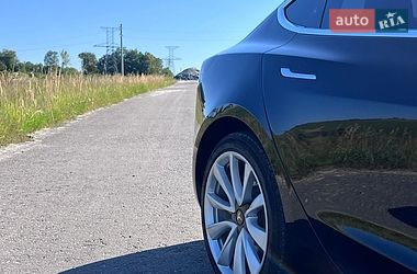 Седан Tesla Model 3 2020 в Дрогобыче