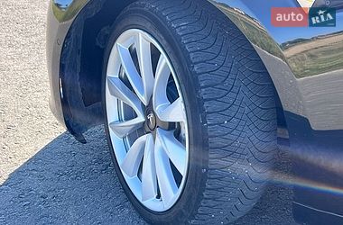 Седан Tesla Model 3 2020 в Дрогобыче