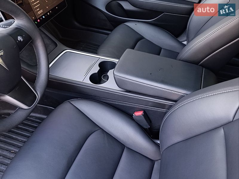 Седан Tesla Model 3 2023 в Харкові