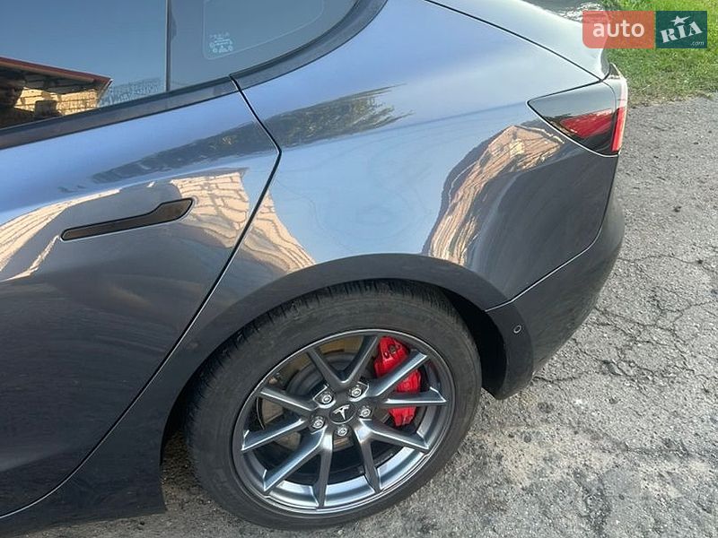 Седан Tesla Model 3 2023 в Полтаве