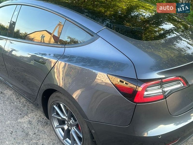 Седан Tesla Model 3 2023 в Полтаве