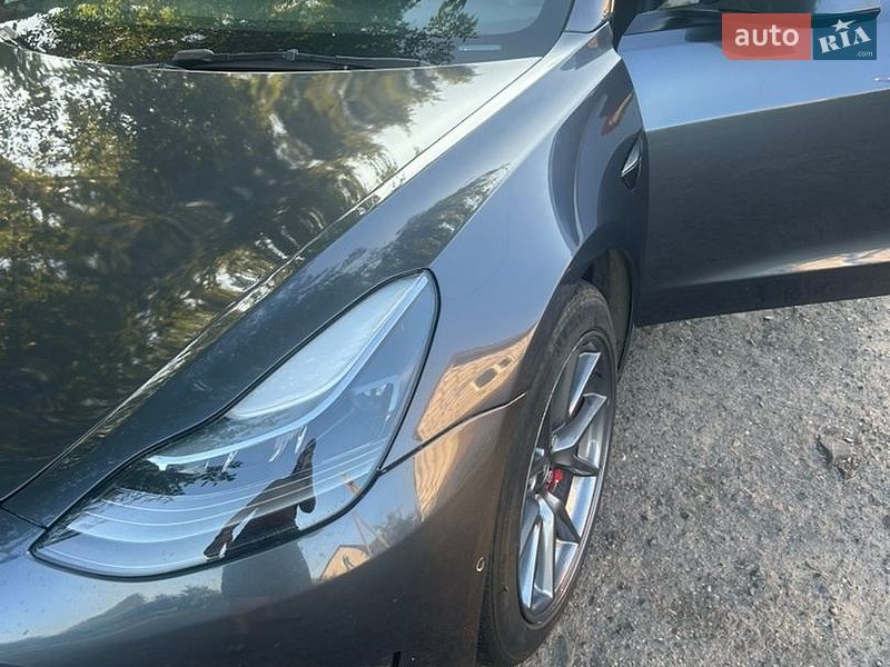 Седан Tesla Model 3 2023 в Полтаве