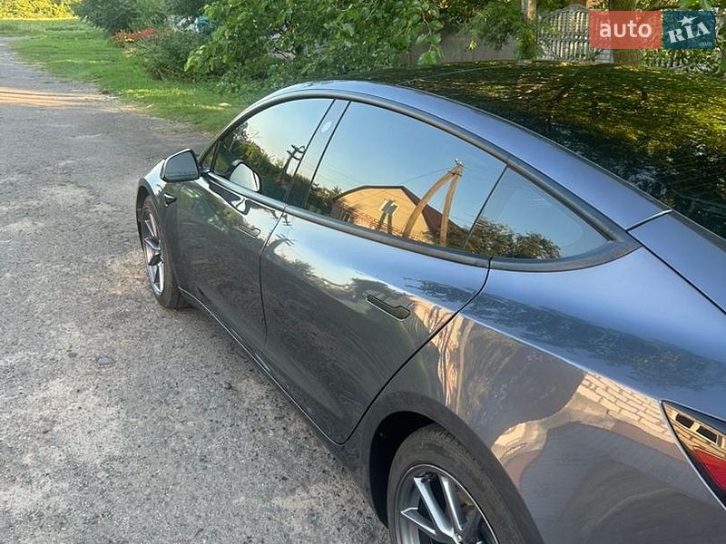 Седан Tesla Model 3 2023 в Полтаве