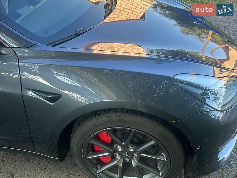 Седан Tesla Model 3 2023 в Полтаве