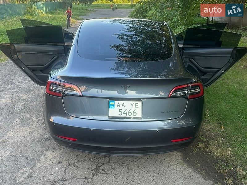 Седан Tesla Model 3 2023 в Полтаве