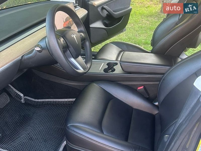Седан Tesla Model 3 2023 в Полтаве