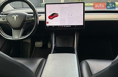 Седан Tesla Model 3 2019 в Луцьку