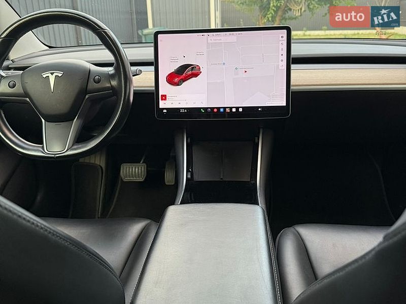 Седан Tesla Model 3 2019 в Луцьку
