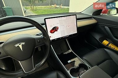 Седан Tesla Model 3 2019 в Луцьку