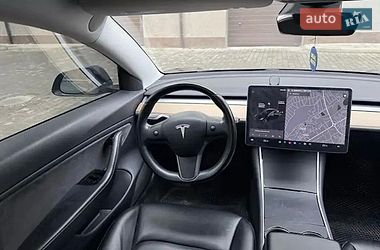 Седан Tesla Model 3 2018 в Львове