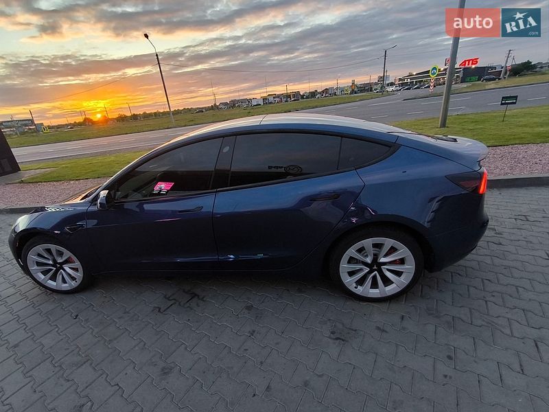 Tesla Model 3 2022