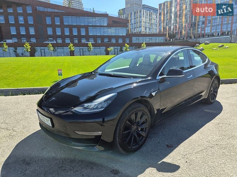 Седан Tesla Model 3 2019 в Дніпрі