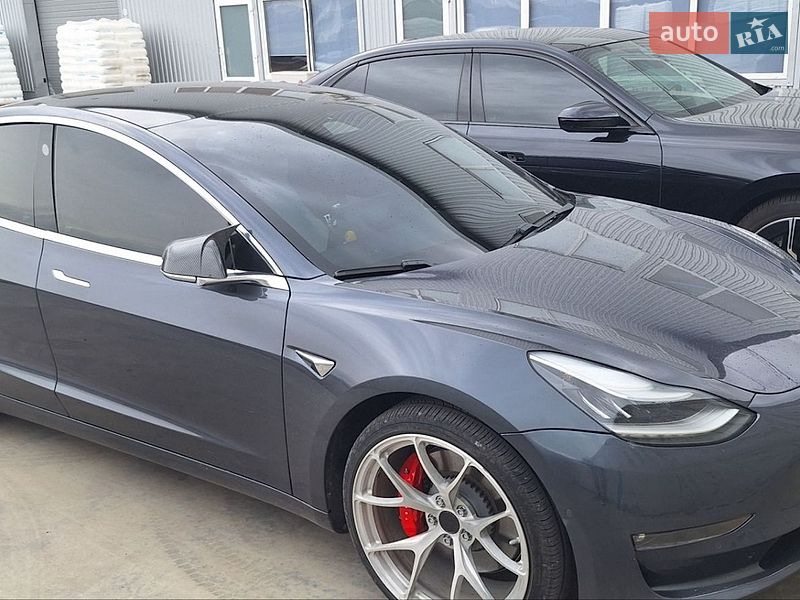 Tesla Model 3 2019