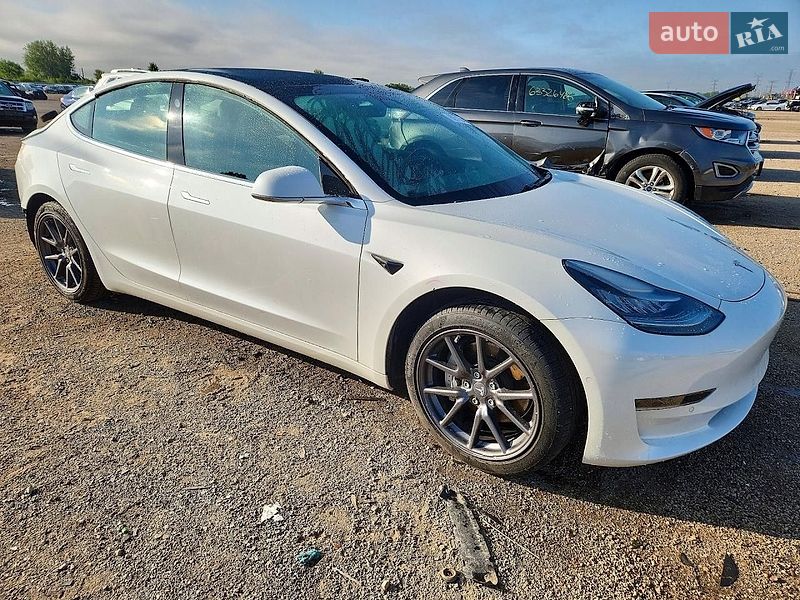 Седан Tesla Model 3 2020 в Тернополі фото Седан Tesla Model 3 2020 в Тернополі