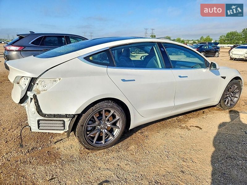 Седан Tesla Model 3 2020 в Тернополі фото 4 Седан Tesla Model 3 2020 в Тернополі