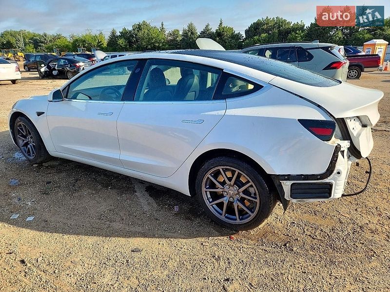 Седан Tesla Model 3 2020 в Тернополі фото 3 Седан Tesla Model 3 2020 в Тернополі
