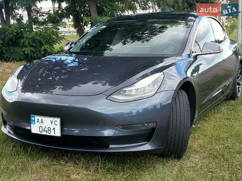 Седан Tesla Model 3 2019 в Киеве