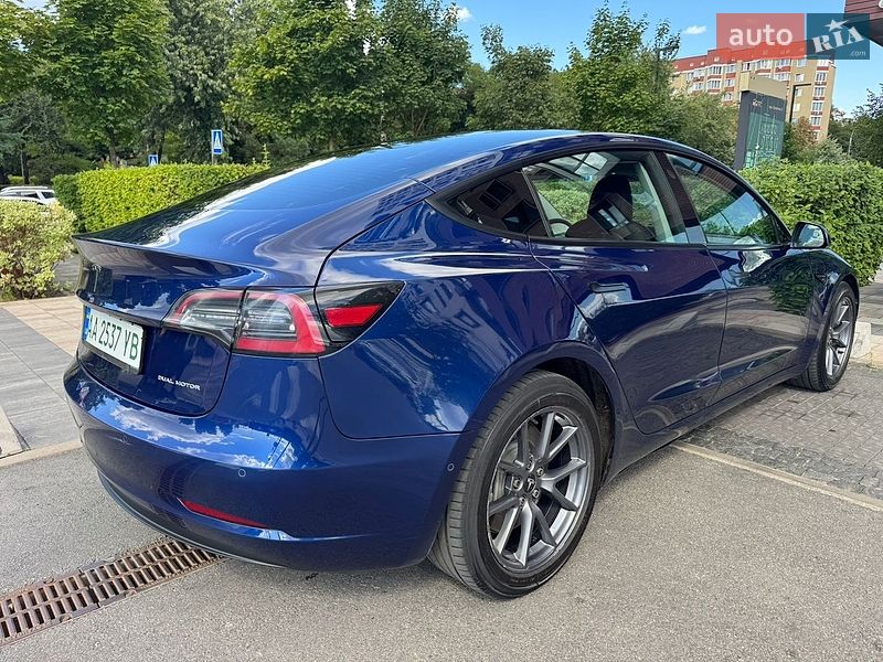 Tesla Model 3 2022