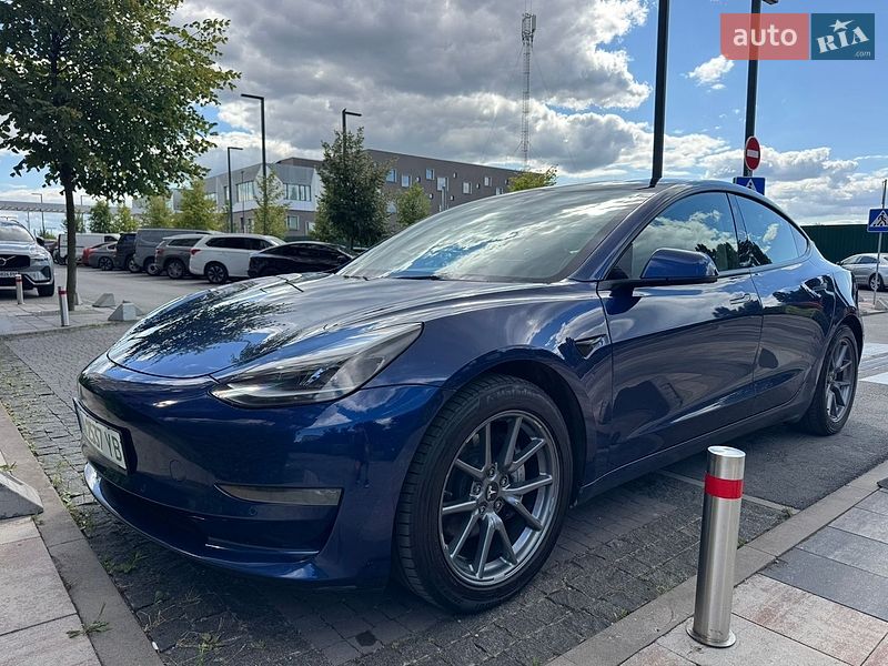 Седан Tesla Model 3 2022 в Киеве фото 3 Седан Tesla Model 3 2022 в Киеве
