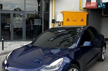 Седан Tesla Model 3 2020 в Львове