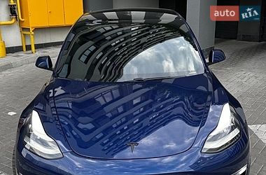 Седан Tesla Model 3 2020 в Львове
