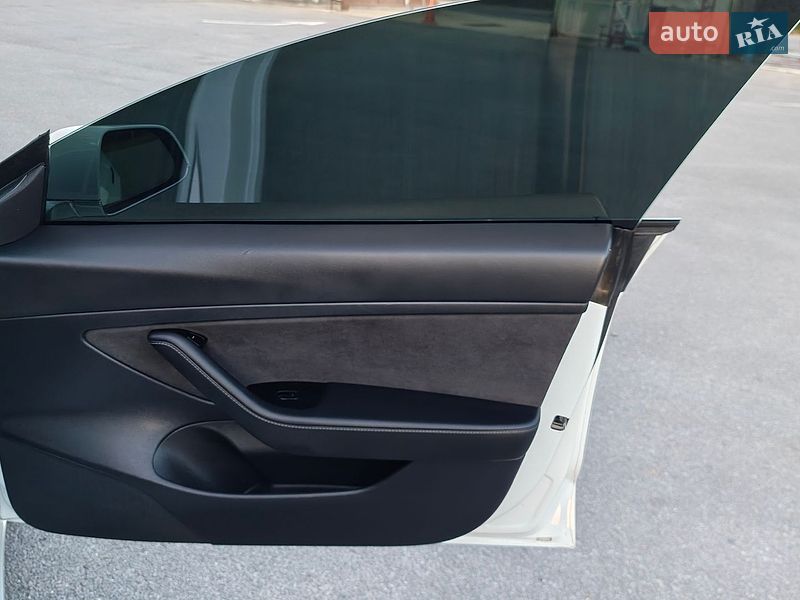 Седан Tesla Model 3 2020 в Киеве фото 33 Седан Tesla Model 3 2020 в Киеве