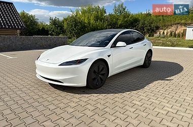 Седан Tesla Model 3 2024 в Виннице