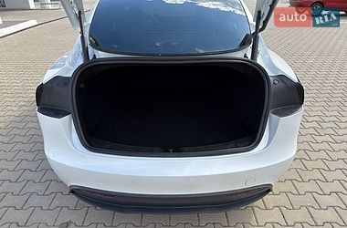 Седан Tesla Model 3 2024 в Виннице