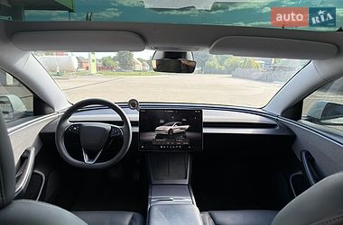 Седан Tesla Model 3 2024 в Виннице