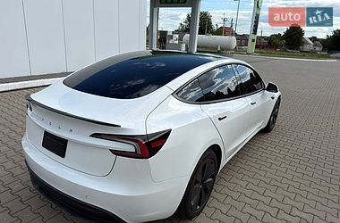 Седан Tesla Model 3 2024 в Виннице