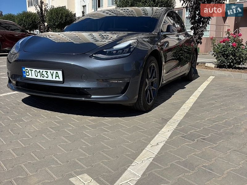 Седан Tesla Model 3 2018 в Одессе
