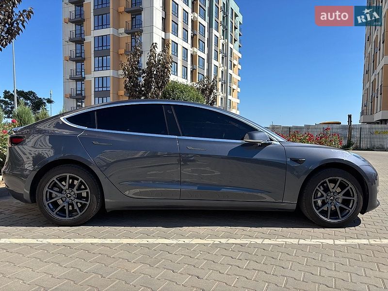 Седан Tesla Model 3 2018 в Одессе