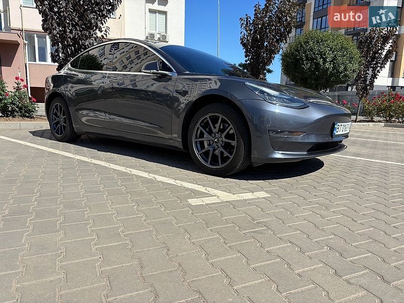 Седан Tesla Model 3 2018 в Одессе