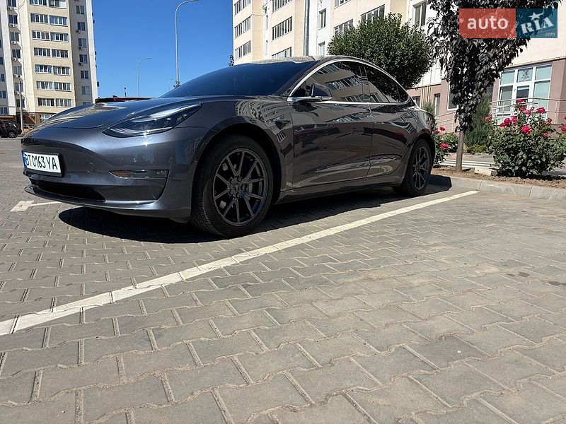 Седан Tesla Model 3 2018 в Одессе