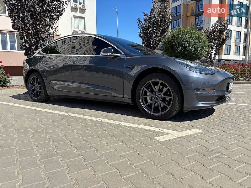 Седан Tesla Model 3 2018 в Одессе