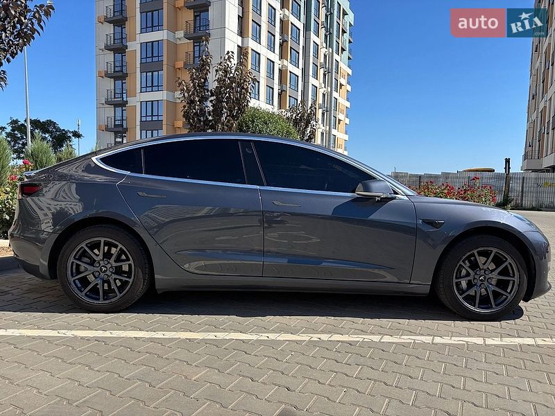 Седан Tesla Model 3 2018 в Одессе