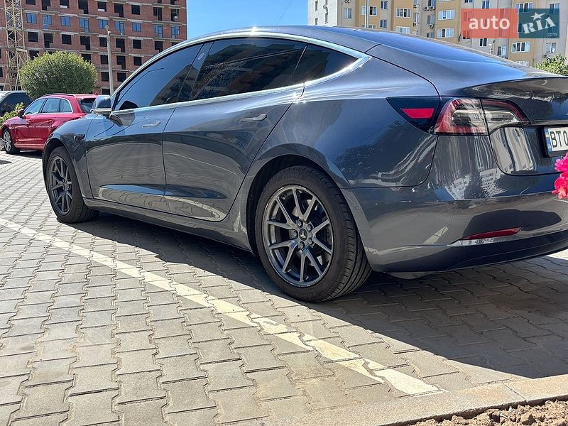 Седан Tesla Model 3 2018 в Одессе