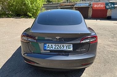 Седан Tesla Model 3 2022 в Києві